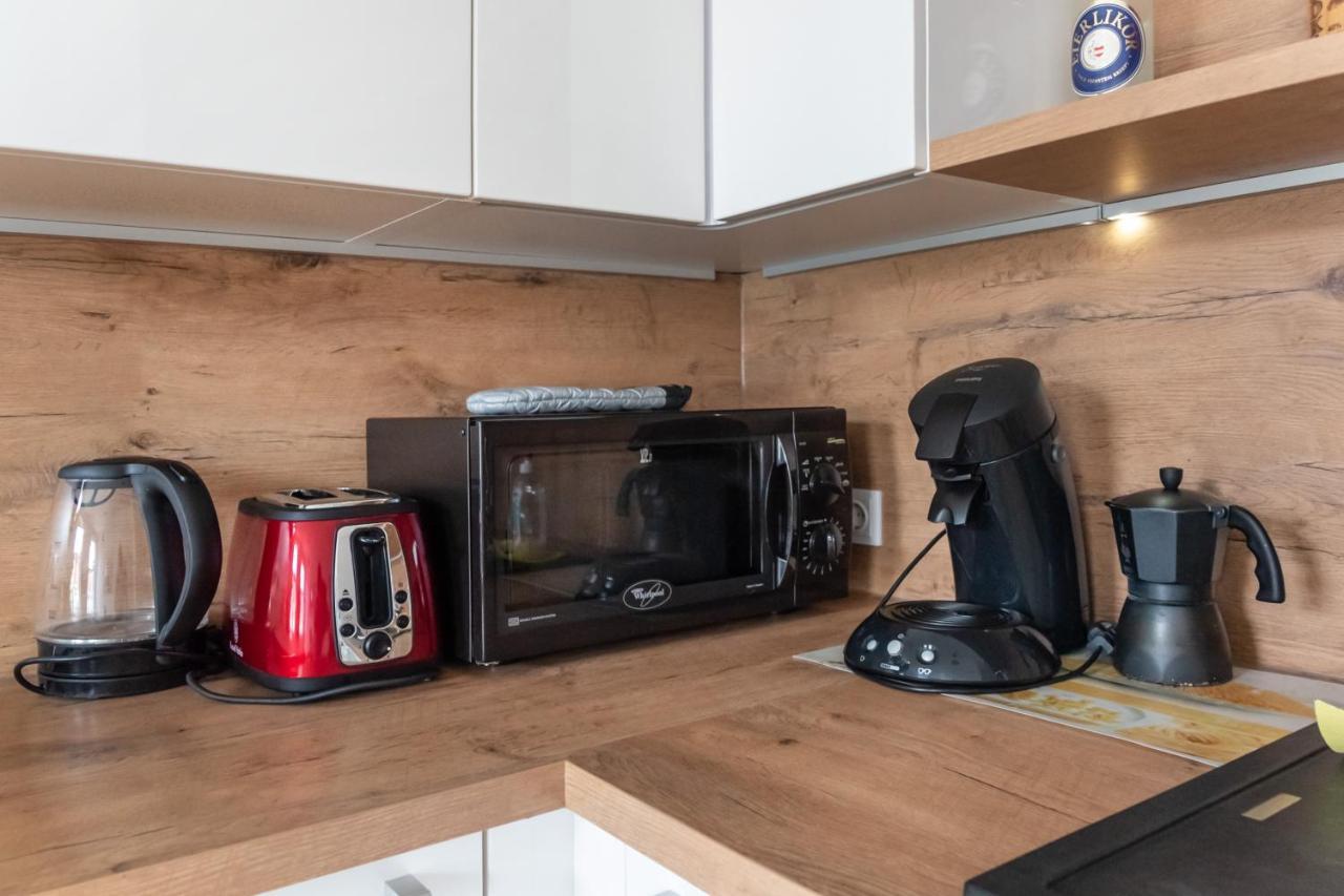 New, Stylish, Bright, Cozy And Central In Quiet Area Apartment *